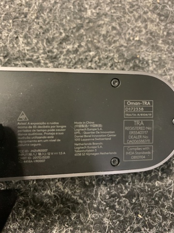 1283141-12 Video conference system Logitech Meetup with 49" Samsung Display screen