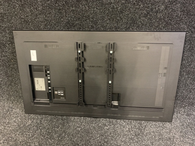 1283141-14 Video conference system Logitech Meetup with 49" Samsung Display screen