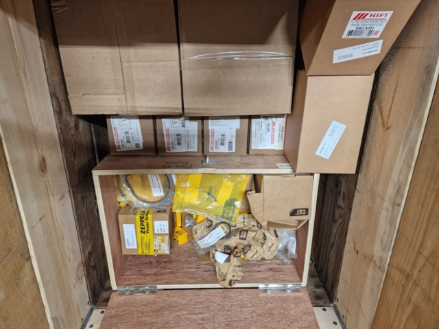 1143439-13 Auxiliary engines 2 pcs with many accessories - CAT C9 (CCW)