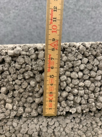 1283300-4 2 pallets Light clinker blocks/retaining stones, Leca