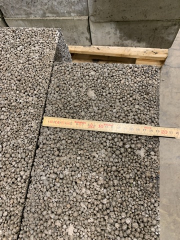 1283300-17 2 pallets Light clinker blocks/retaining stones, Leca