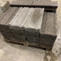 1283300-23 2 pallets Light clinker blocks/retaining stones, Leca