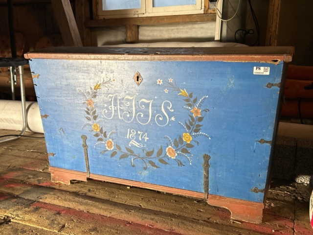 1249243-1 Coffin in an older model