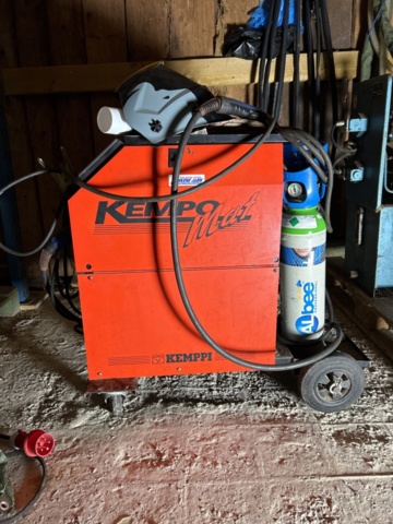 1249259-2 Welding with hose package and gas bottle - Kemppi Kempomat 1800