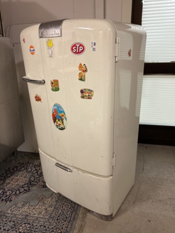1237758-1 Vintage kylskåp Kelvinator EC-7-R