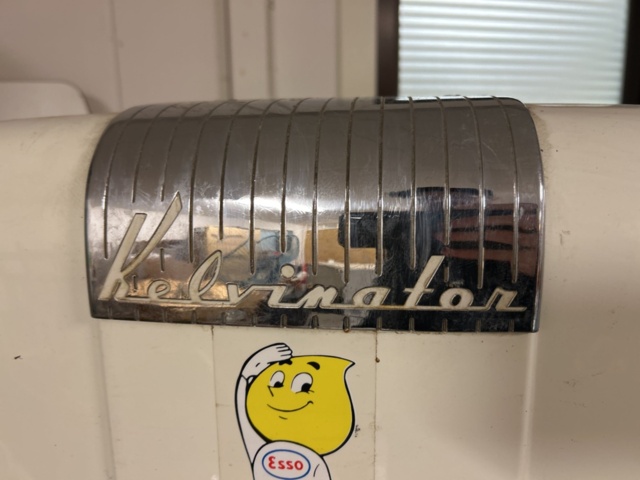 1237758-3 Vintage kylskåp Kelvinator EC-7-R