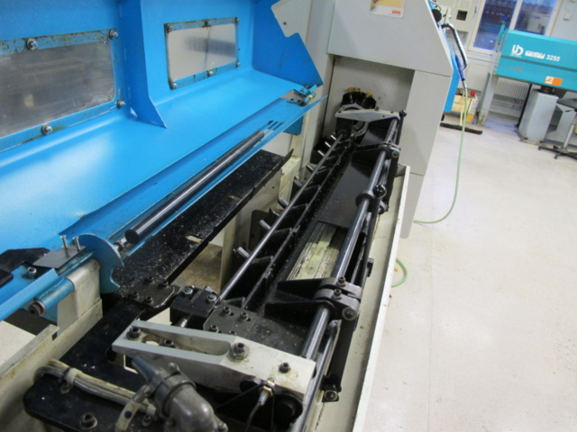 835069-23 CNC lathe Colchester Tornado 110 with bar feeder