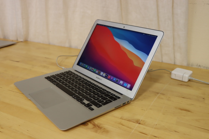1173894-2 Apple MacBook Air 2014 13 inch