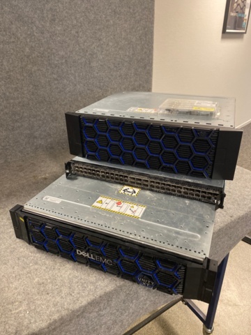 1225147-1 Dell EMC Server with data storage and network switch