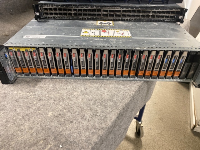 1225147-2 Dell EMC Server with data storage and network switch