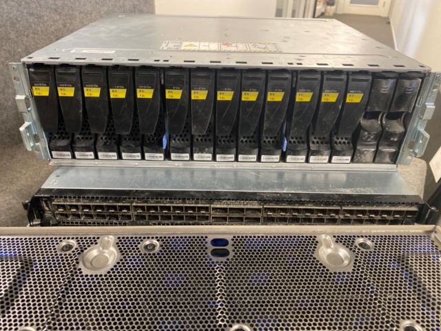 1225147-4 Dell EMC Server with data storage and network switch