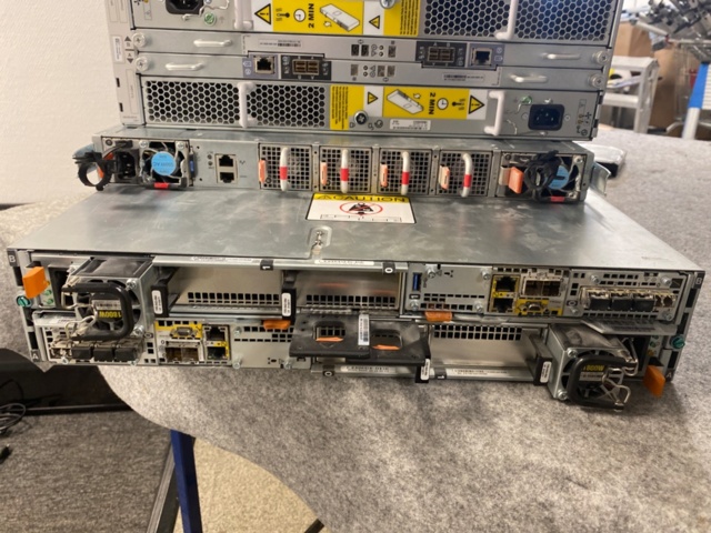 1225147-6 Dell EMC Server with data storage and network switch