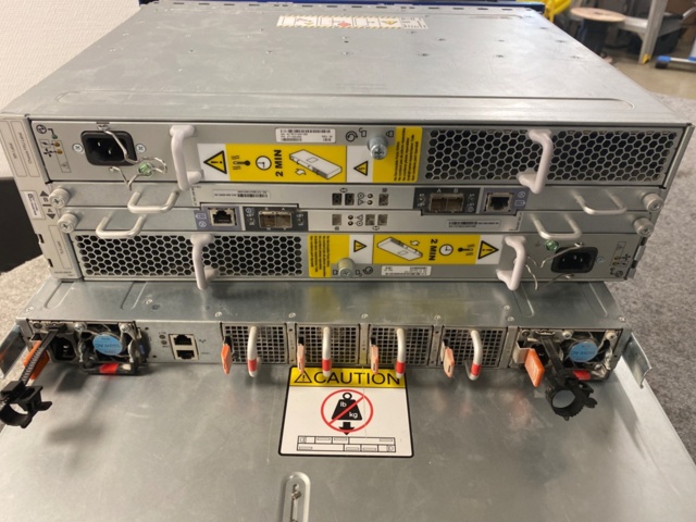 1225147-8 Dell EMC Server with data storage and network switch