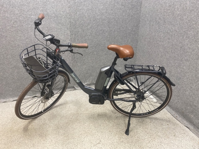 1225149-9 Electric bikes, 3 pcs, Crescent and Ecoride, repair items