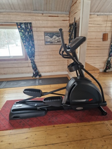 1285533-1 Crosstrainer Circle E7