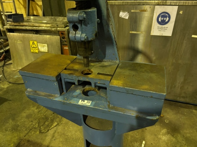 1136724-2 Quick press