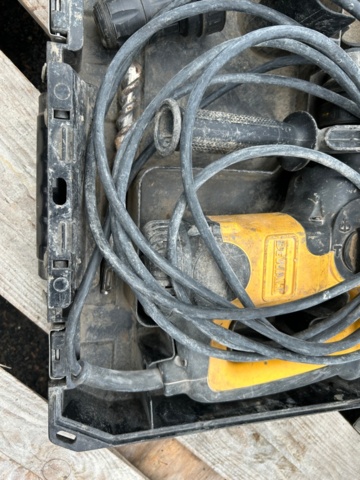 1250865-3 Combination hammer Dewalt D25304 710W