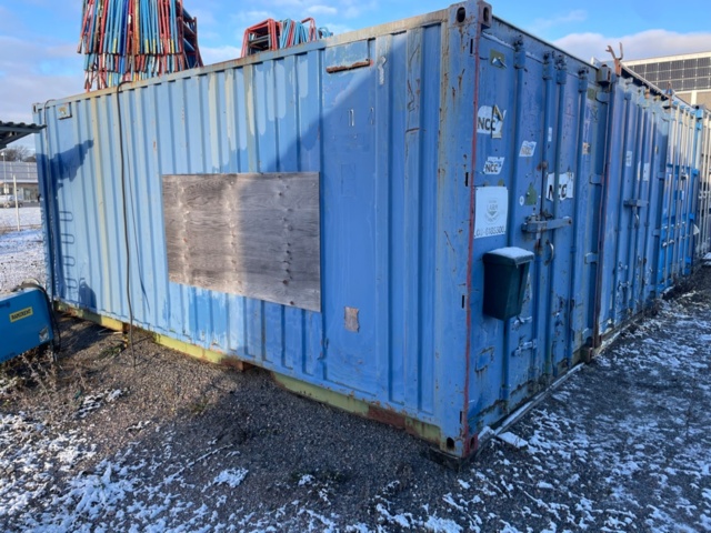 Container insulated with cellular plastic. With content - PS Auction ...