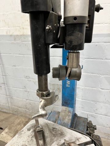 1285970-6 Tire mounting machine and balancing machine