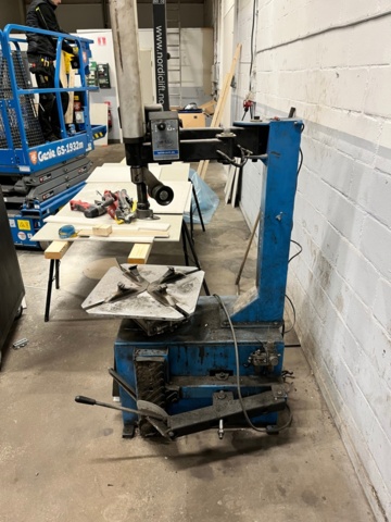 1285970-7 Tire mounting machine and balancing machine