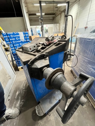 1285970-14 Tire mounting machine and balancing machine