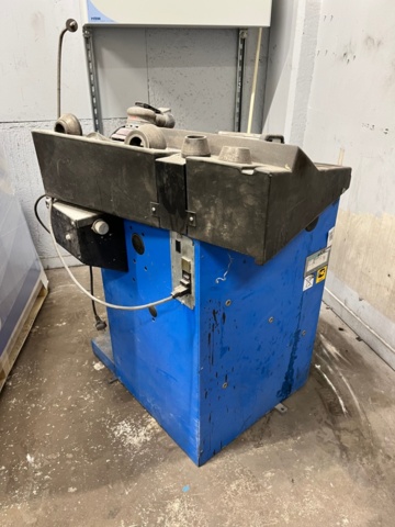 1285970-17 Tire mounting machine and balancing machine