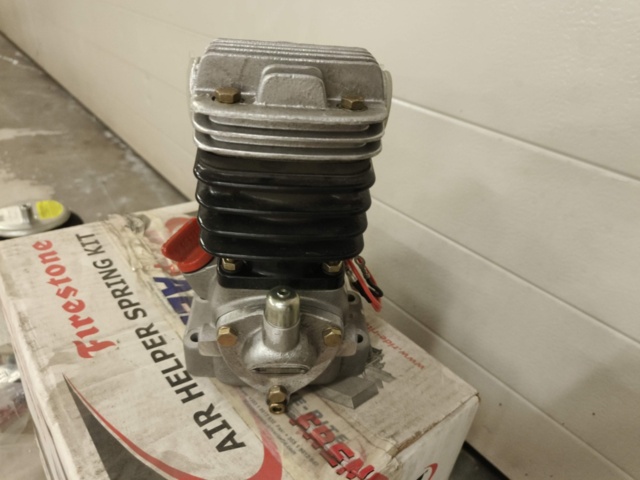 1267356-11 Auxiliary air kit and compressor - New