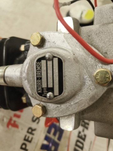 1267356-12 Auxiliary air kit and compressor - New