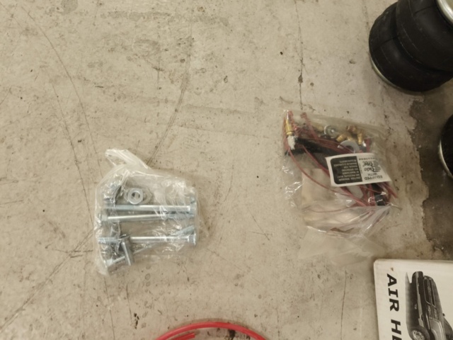 1267357-6 Auxiliary air kit and compressor - New