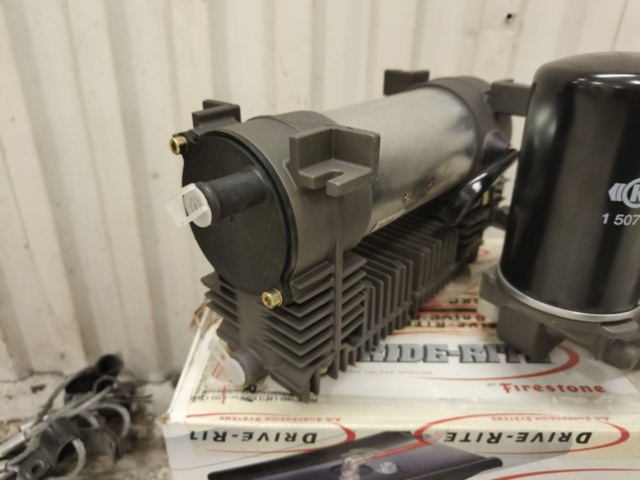 1267373-5 Auxiliary air kit and compressor - New