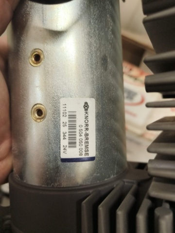 1267373-6 Auxiliary air kit and compressor - New