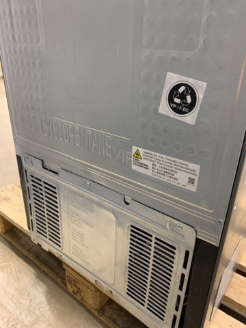 1281826-15 Refrigerator Samsung RR39C7BG7S9