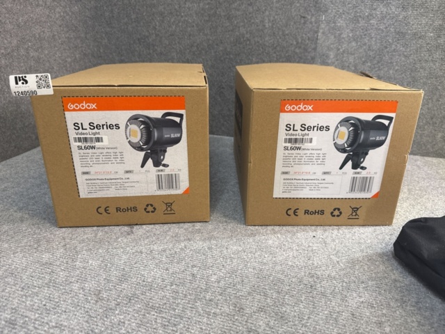 1240590-9 Fotopaket med 4 ljusstativ, 2 kamerastativ, 2 videolampor och 2 softboxar