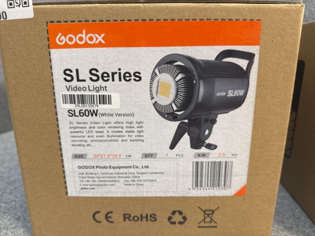 1240590-10 Fotopaket med 4 ljusstativ, 2 kamerastativ, 2 videolampor och 2 softboxar