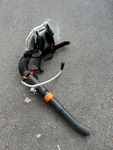 1169358-1 Stihl BR700 leaf blower