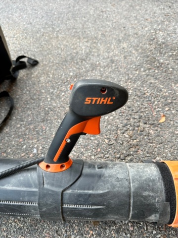 1169358-5 Stihl BR700 leaf blower