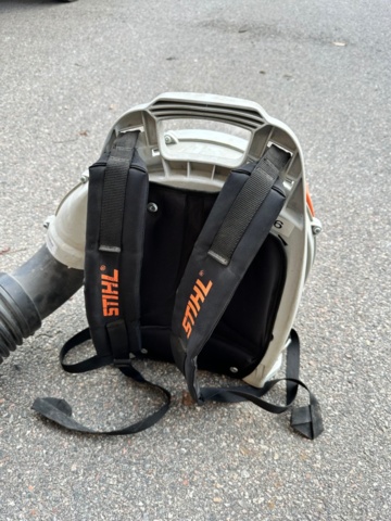 1169358-6 Stihl BR700 leaf blower