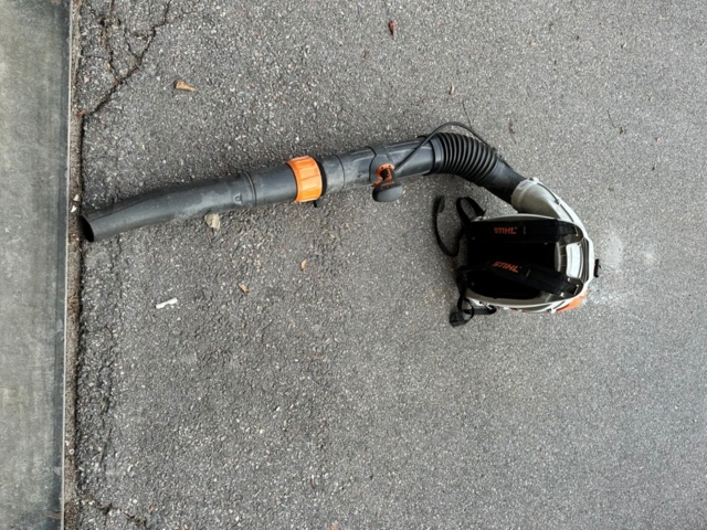 1169358-2 Stihl BR700 leaf blower