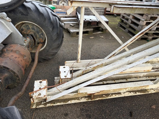 1136767-9 Roof trusses metal approx. 40 meters