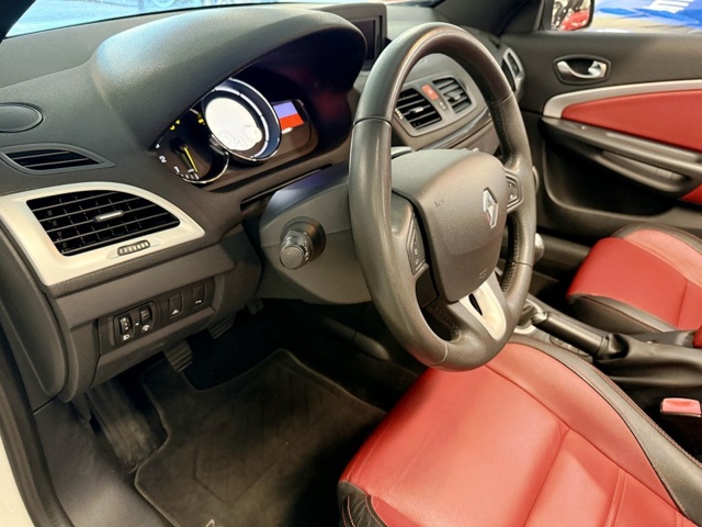 482053-10 Renault Mégane Coupé-Cabriolet 1.9 dCi Manual, 130hp, 2011