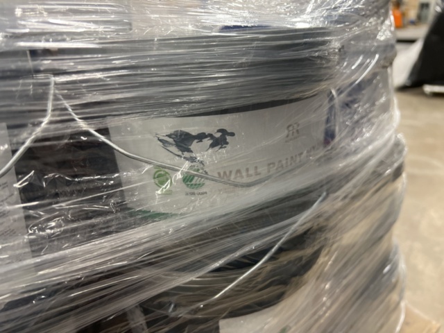 1287919-9 Pallet with paint & oil