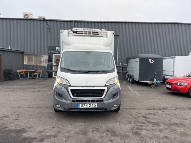 1205595-2 Van Peugeot Boxer Chassis Cab 335 3.0 HDi Manual, 177hp, 2016