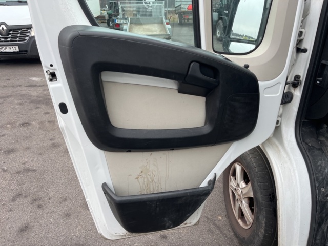 1205595-31 Van Peugeot Boxer Chassis Cab 335 3.0 HDi Manual, 177hp, 2016