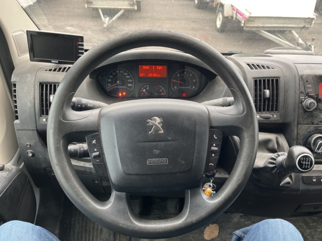 1205595-38 Van Peugeot Boxer Chassis Cab 335 3.0 HDi Manual, 177hp, 2016