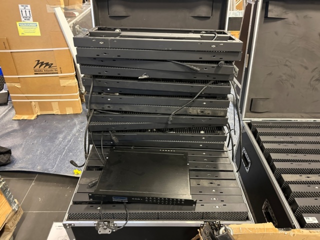 1286867-5 12 sqm LED screen P12 indoors including broadcast card and scaler