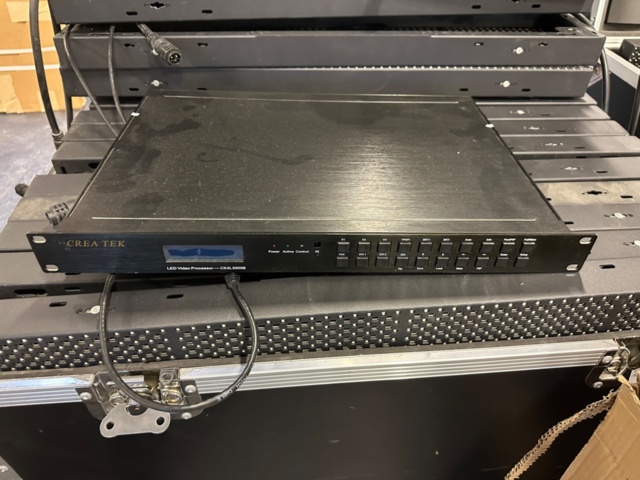 1286867-6 12 sqm LED screen P12 indoors including broadcast card and scaler