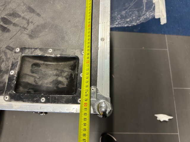 1286867-16 12 sqm LED screen P12 indoors including broadcast card and scaler