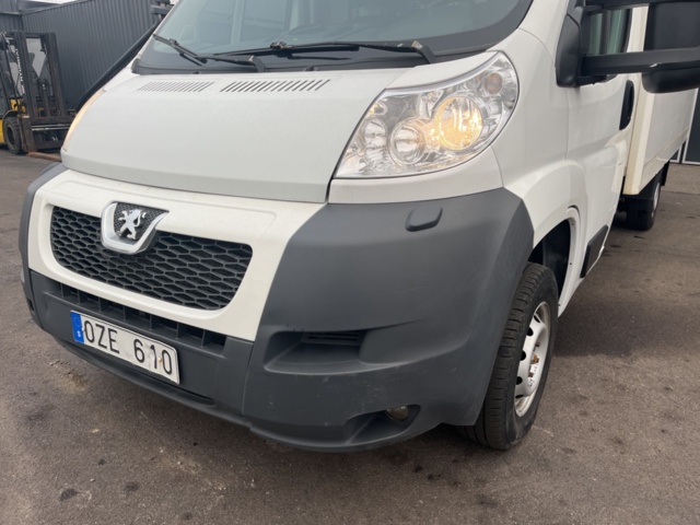 1205594-13 Van Peugeot Boxer Chassis Cab 335 2.2 HDi Manual, 150hp, 2013