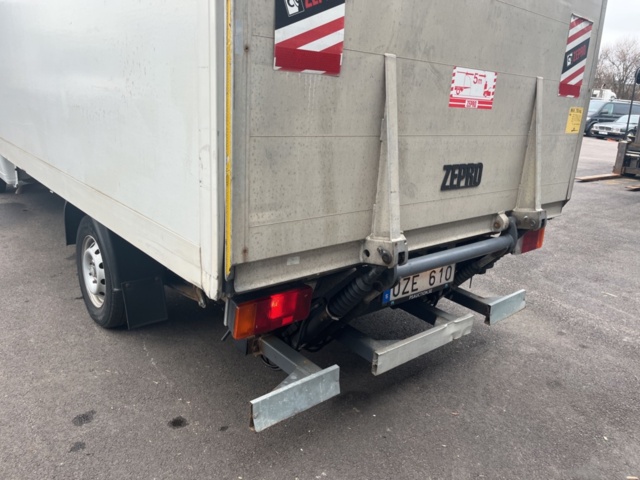 1205594-23 Van Peugeot Boxer Chassis Cab 335 2.2 HDi Manual, 150hp, 2013