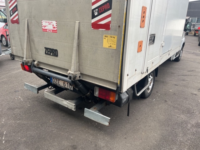 1205594-20 Van Peugeot Boxer Chassis Cab 335 2.2 HDi Manual, 150hp, 2013